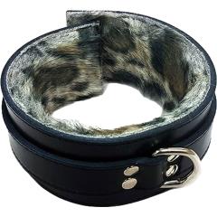 Fur-lined leather collar in leopard print